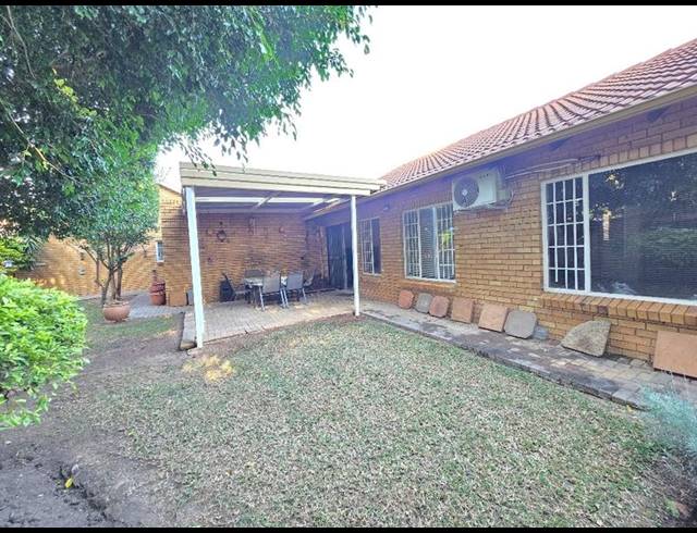 3 BEDROOM TOWNHOUSE FOR SALE IN SINOVILLE